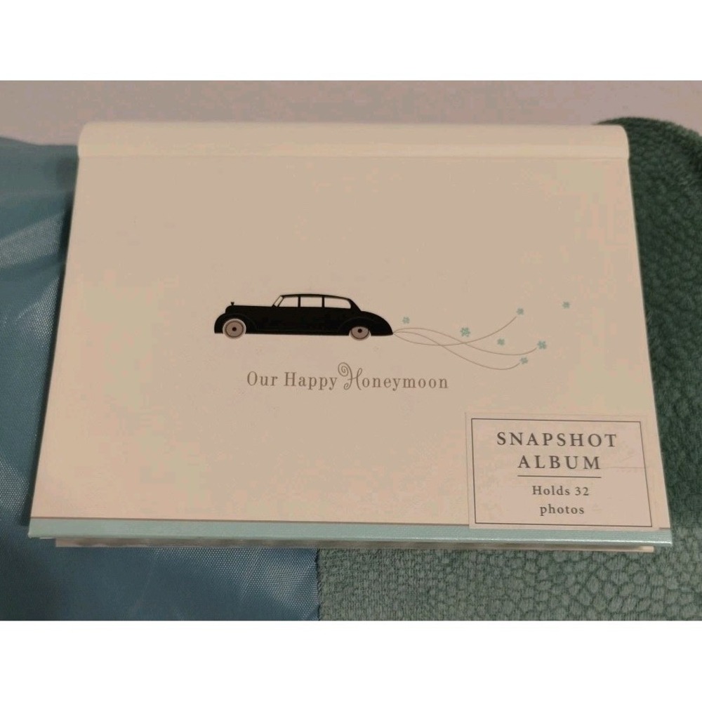 Hallmark Honeymoon Snapshot Photo Album; Holds 30 - 4" x 6" Photos Unused